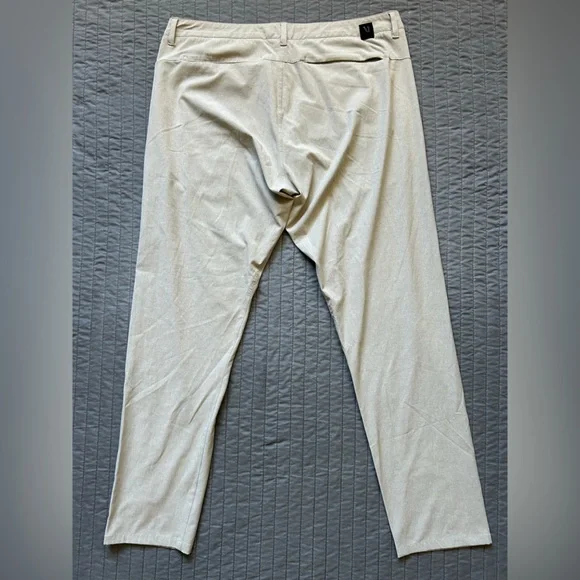 Vuori Meta pants - Picture 3 of 12